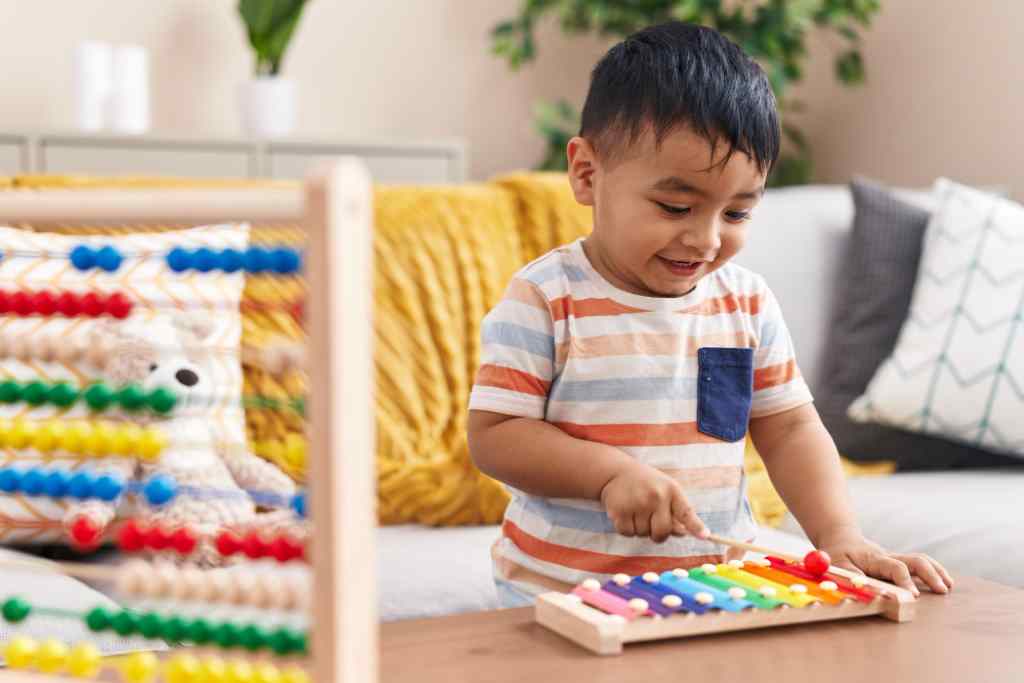 How to choose toys that are safe for my baby to play
